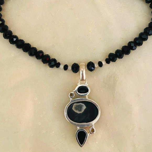 💖 Beautiful Genuine Black and White Geode Necklace - Choker Set 15 in. / NS45 - Picture 2 of 5